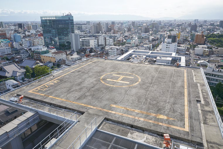 屋上に建設されたヘリポート
